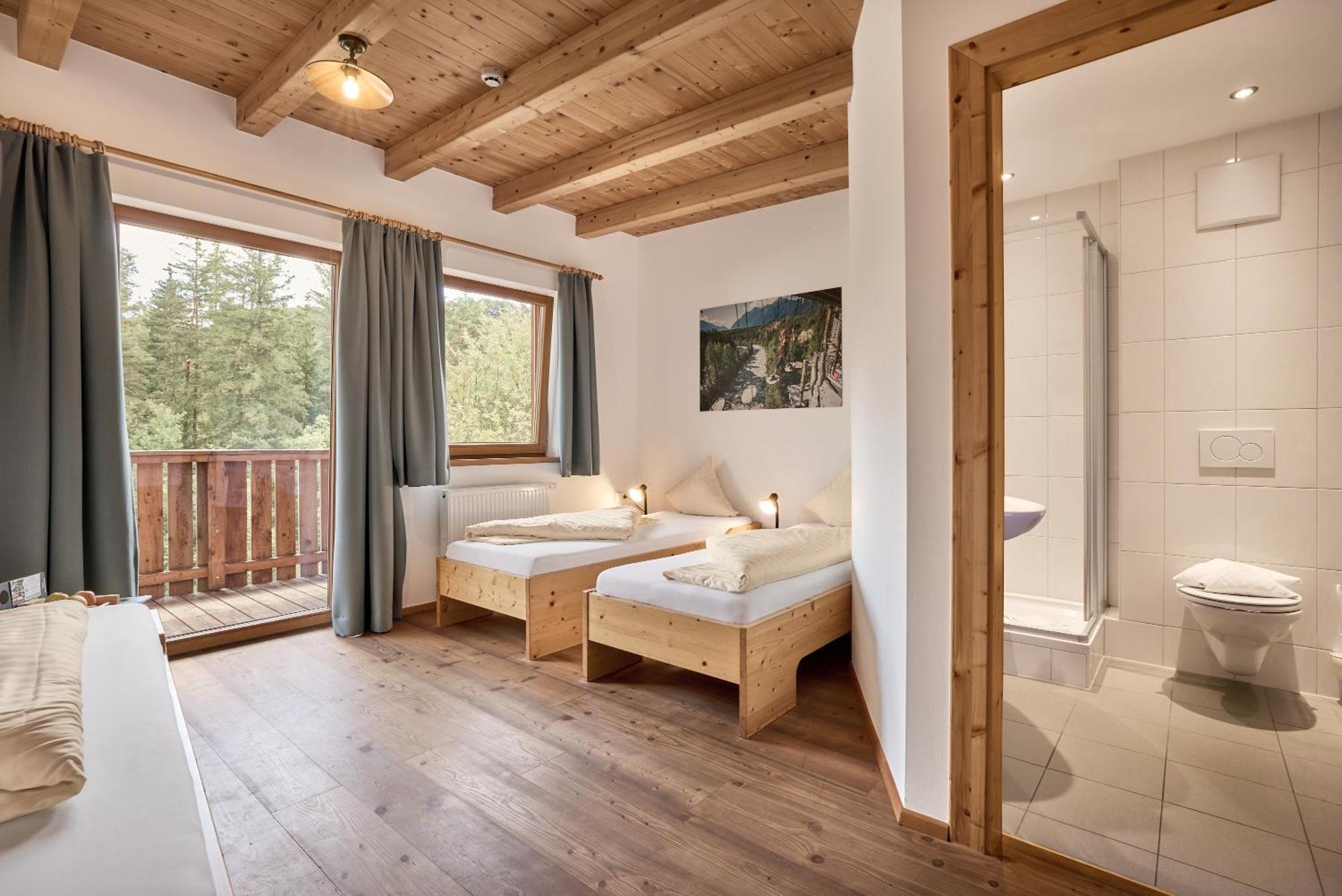Area 47 Hotel Ötztal-Bahnhof Exterior foto