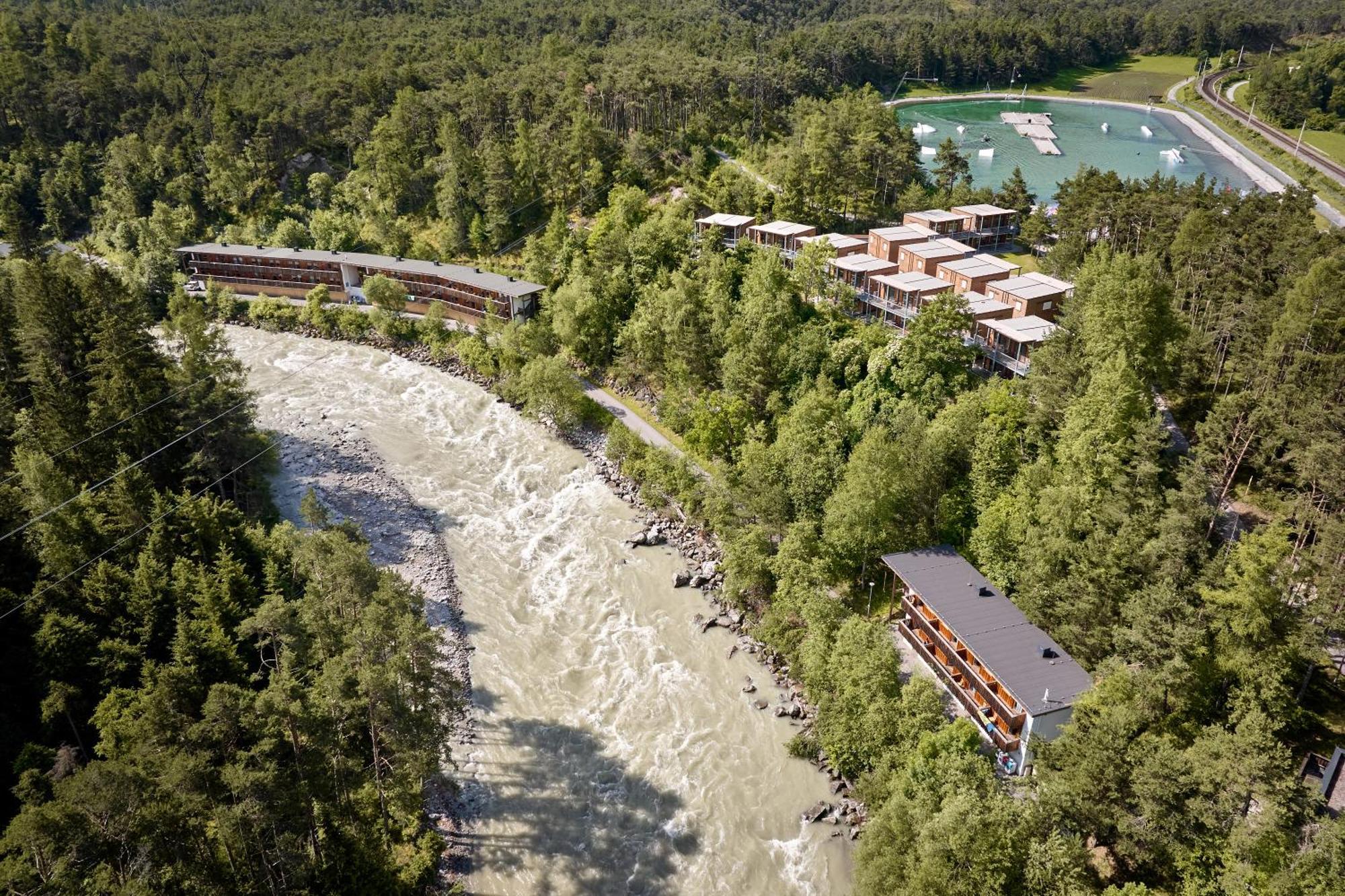 Area 47 Hotel Ötztal-Bahnhof Exterior foto